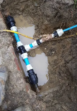 Pipe fitting and valve junction detail