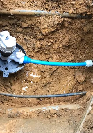 Service valve and ferrule connection